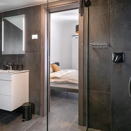 4 Sz Mit Bad En Pool Und Sommerkueche Medulin