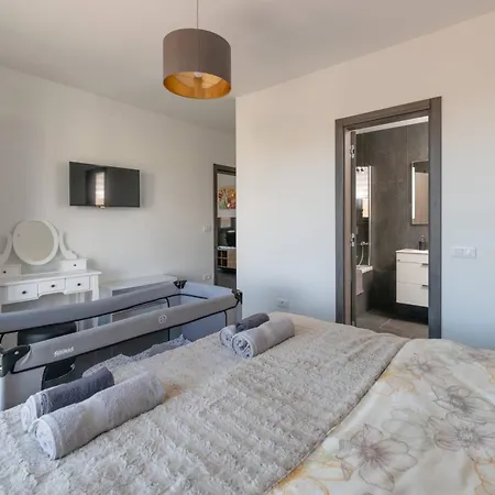 Holiday home 4 Sz Mit Bad En Pool Und Sommerkueche Medulin