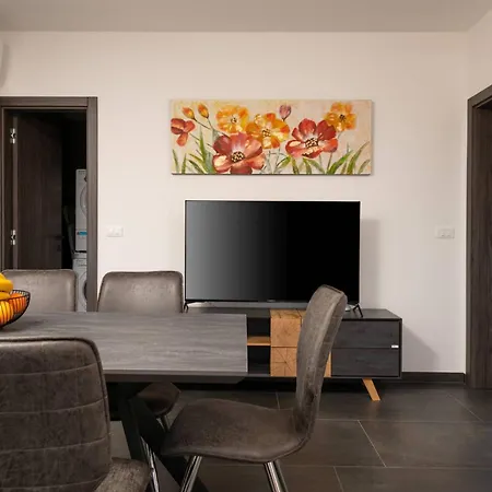 4 Sz Mit Bad En Pool Und Sommerkueche Holiday home