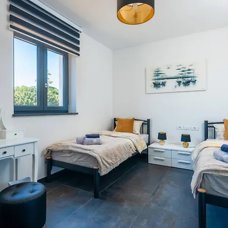 Holiday home 4 Sz Mit Bad En Pool Und Sommerkueche Medulin