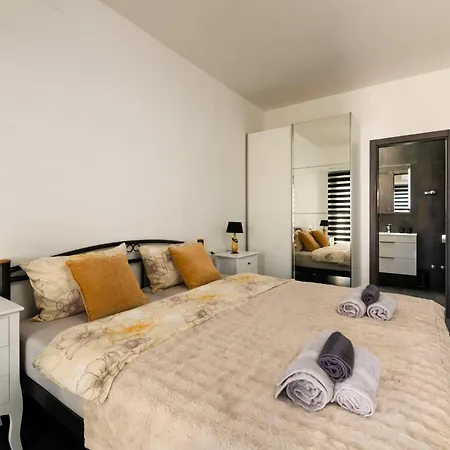 Holiday home 4 Sz Mit Bad En Pool Und Sommerkueche *